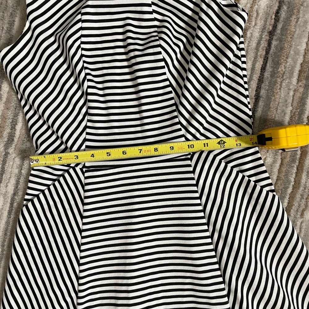 Cute Striped sleeveless dress size 4 - Picture 2 of 8